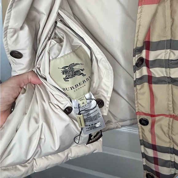 Burberry London Reversible Puffer Vest. - Picture 9 of 14